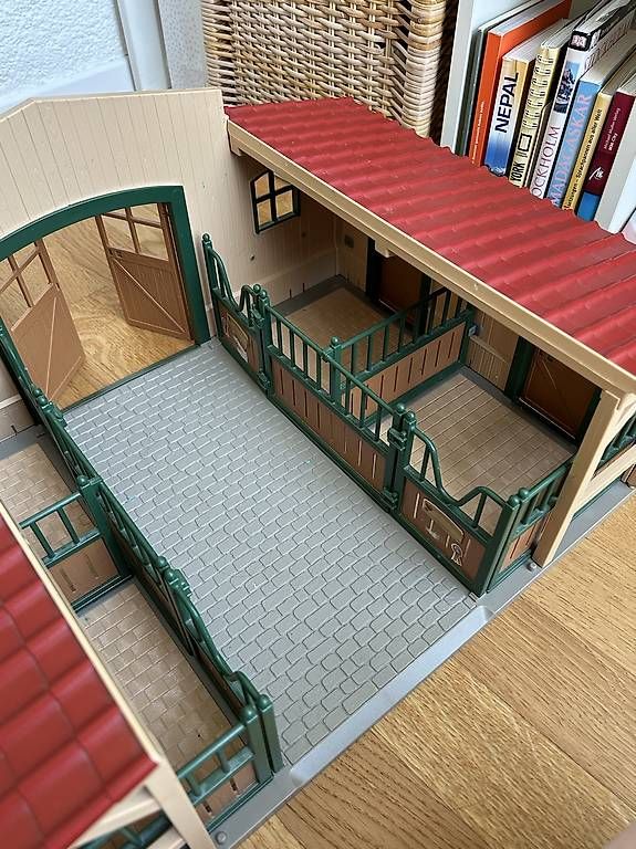 Schleich Giocattoli: Pferdestall von Schleich – Usato da Rüfenacht BE venduto da Claudia_sch 4