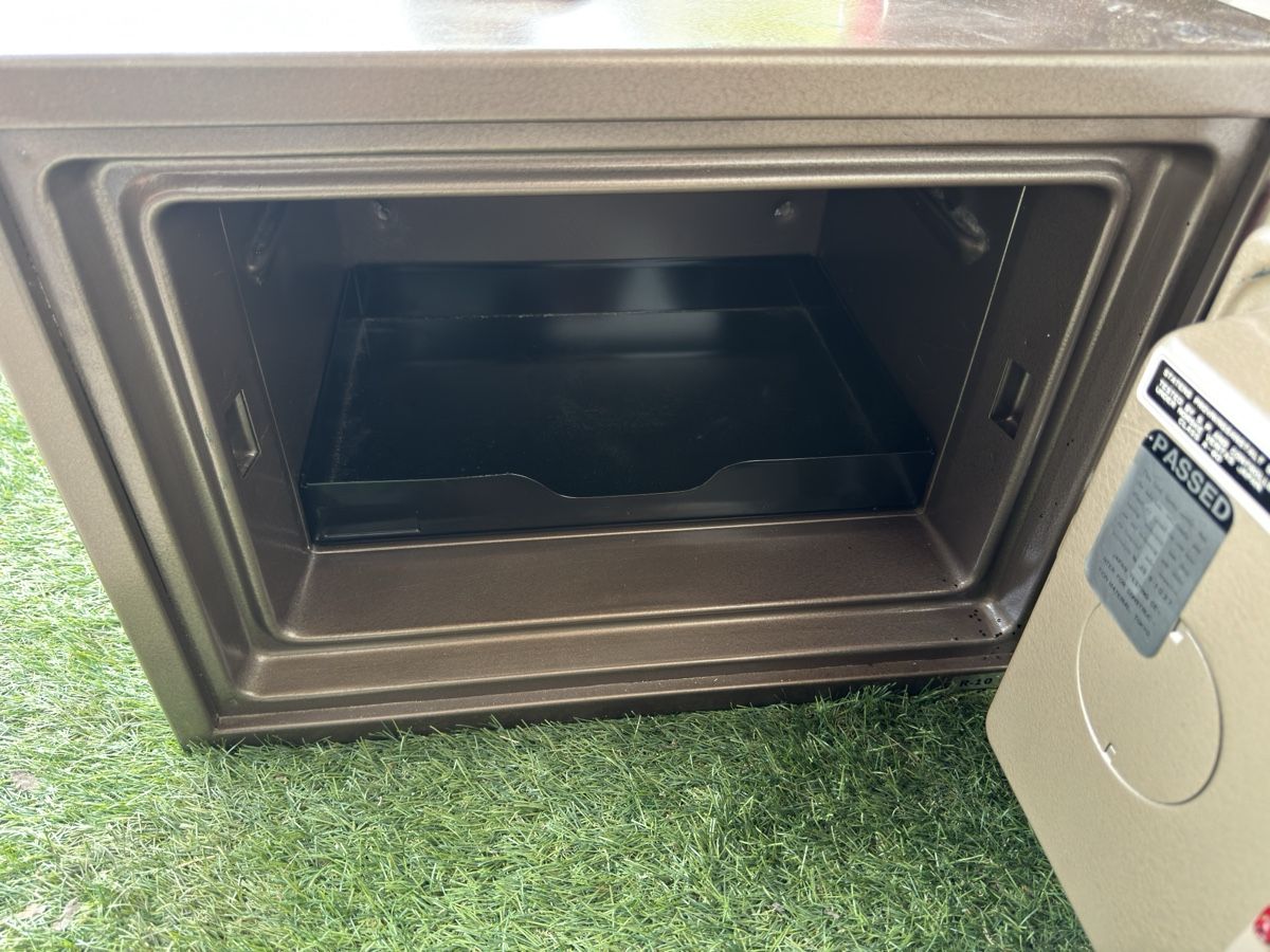 Tresor: ROYAL SAFE  – Gebraucht aus Schwendibach von _pascal_14_ 2