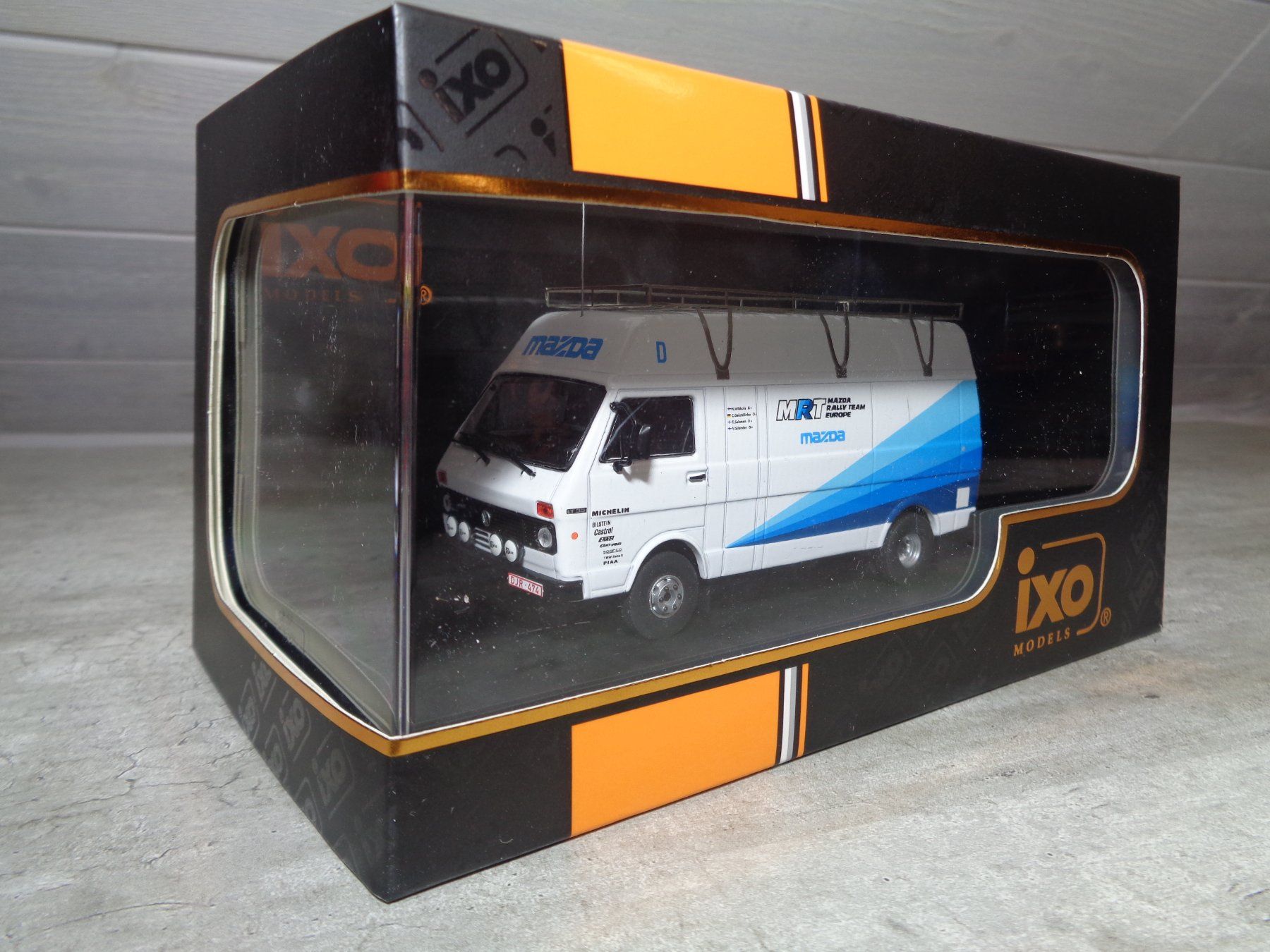 Volkswagen Modellautos: Ixo 1:43 VW LT Assistance Mazda Rallye – Neu und originalverpackt aus Reconvilier von rallycar