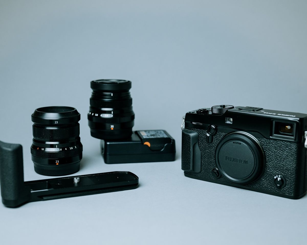 Fujifilm Kamera: Fujifilm X-Pro2 + 23mm + 35mm + Grip – Gebraucht aus Schlieren von ben_rf7x