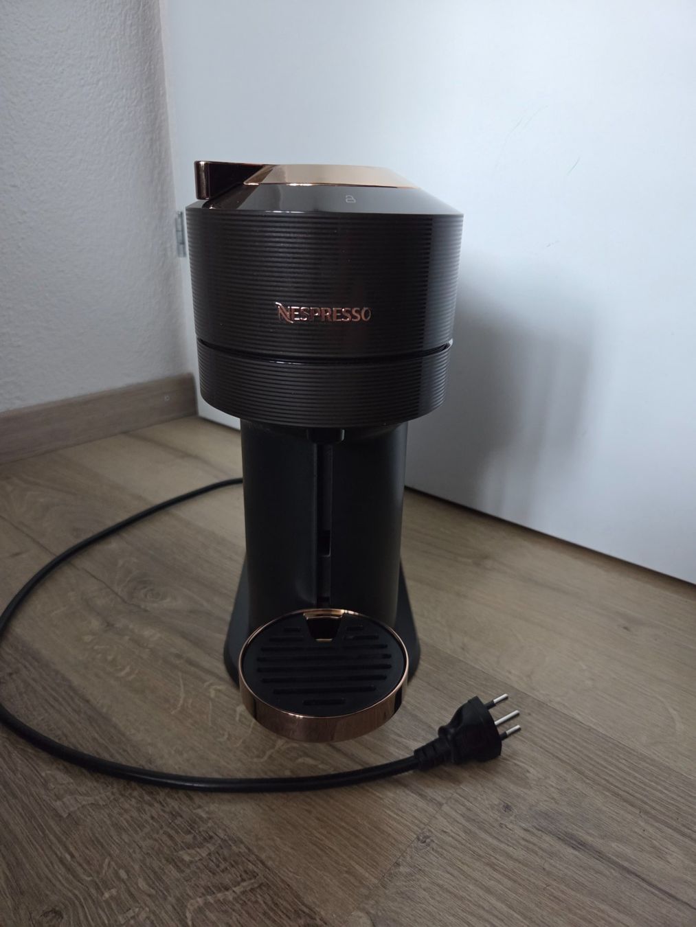 Nespresso Macchine per caffè & Macchine per espresso: Nespresso Vertuo Kaffeemaschine Rose Gold – Nuovo (secondo la descrizione) da Uznach venduto da dom_2hyx 1