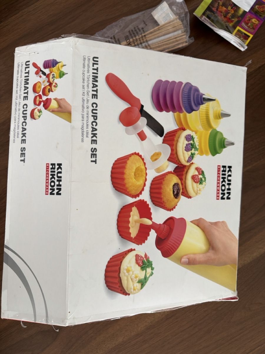 Kuhn Teglie da forno: Für Kids  Cupcake Set und Pop Chef Set – Usato da Weggis venduto da Doris 1