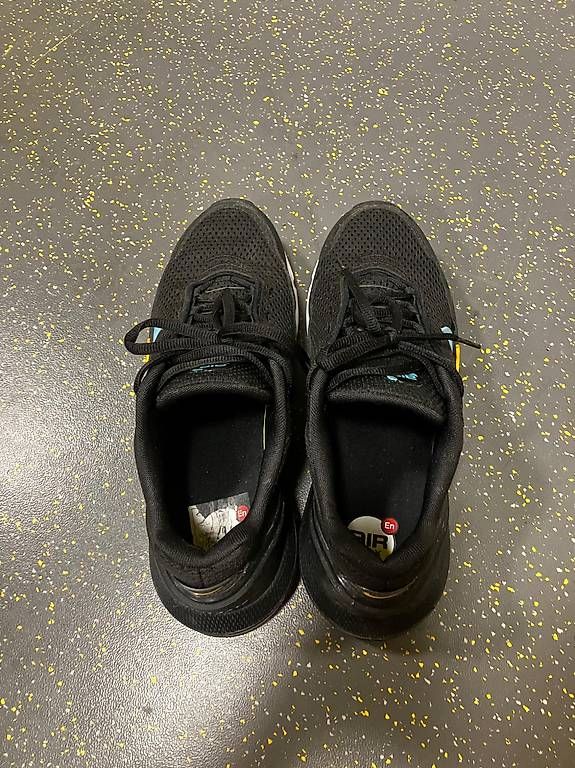 Nike Herrenschuhe: Nike Air Max 270 43 – Gebraucht aus Ittigen von san_9pr8 2