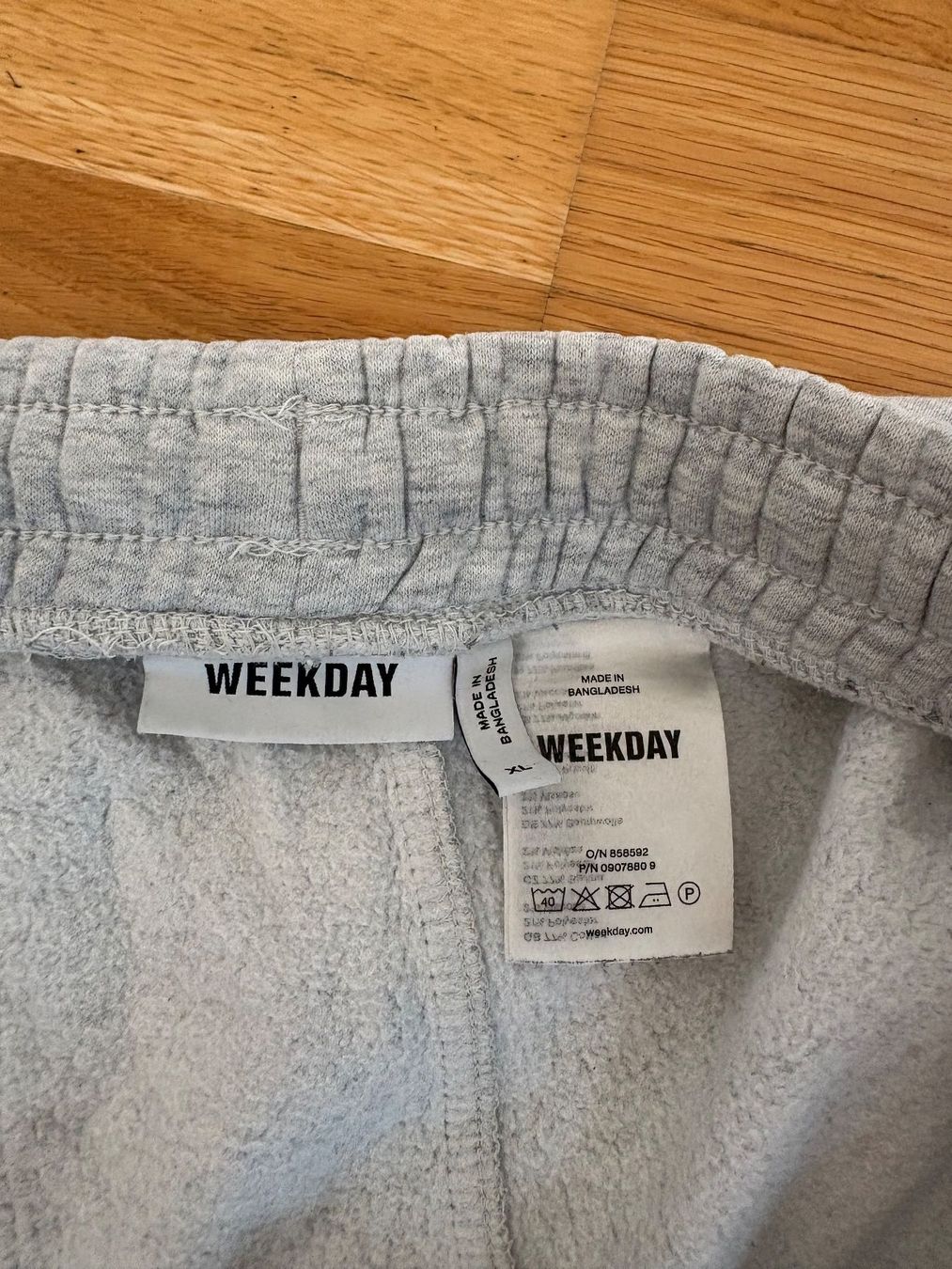 Weekday Hosen: Weekday Jogginghose – Gebraucht aus Bern von fin_99t2 1