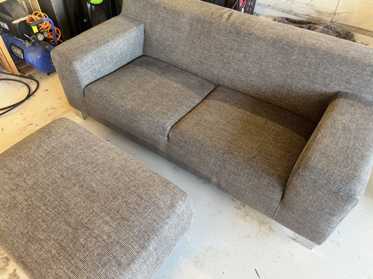 Sofas: Sofa Couch 2,5er mit Hocker – Gebraucht aus Uesslingen von Flurint 1