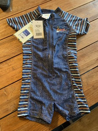 Neu UV Anzug gr. 98/104