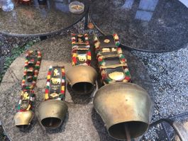 Kuhglocken Set, Kuhglocken mit Lederriemen, 5 Stk, Antik