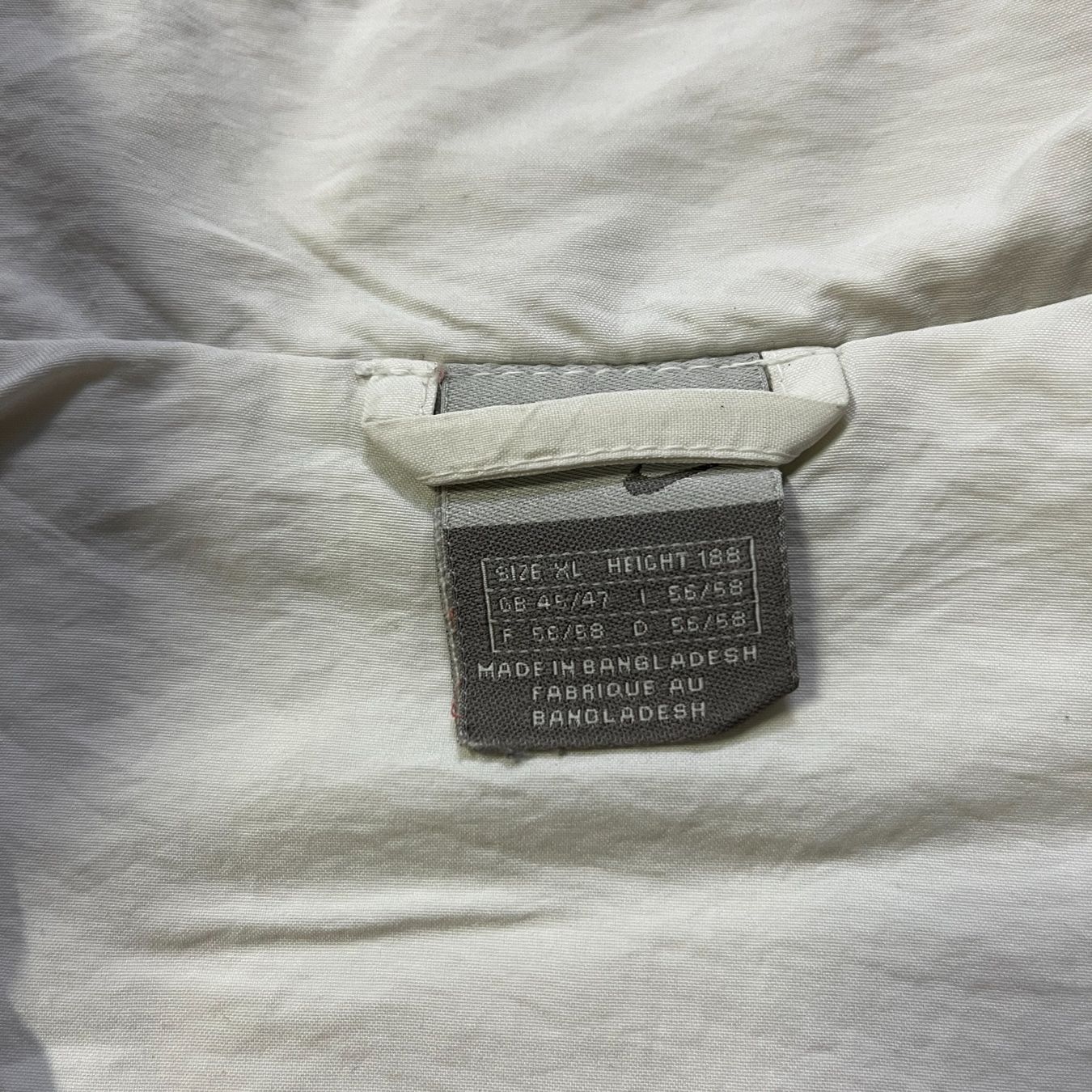 Nike Giacche: Vintage Nike Trackjacket (XL) – Nuovo (secondo la descrizione) da Chamoson venduto da Sapoloshop 2