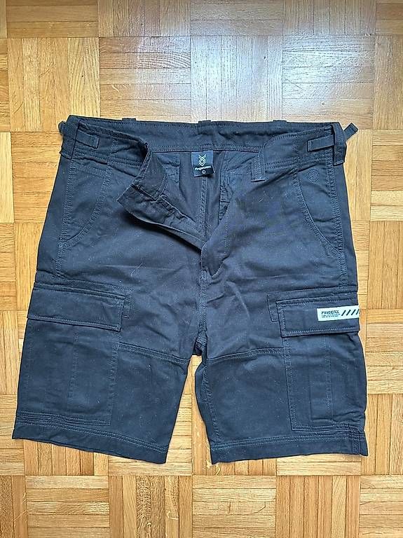 Pantaloni: Comfy shorts for men – Nuovo (secondo la descrizione) da Zürich venduto da abiiStore