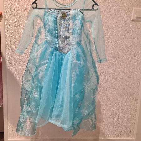 Mädchen Kleider x 2, 4-6 Jahres