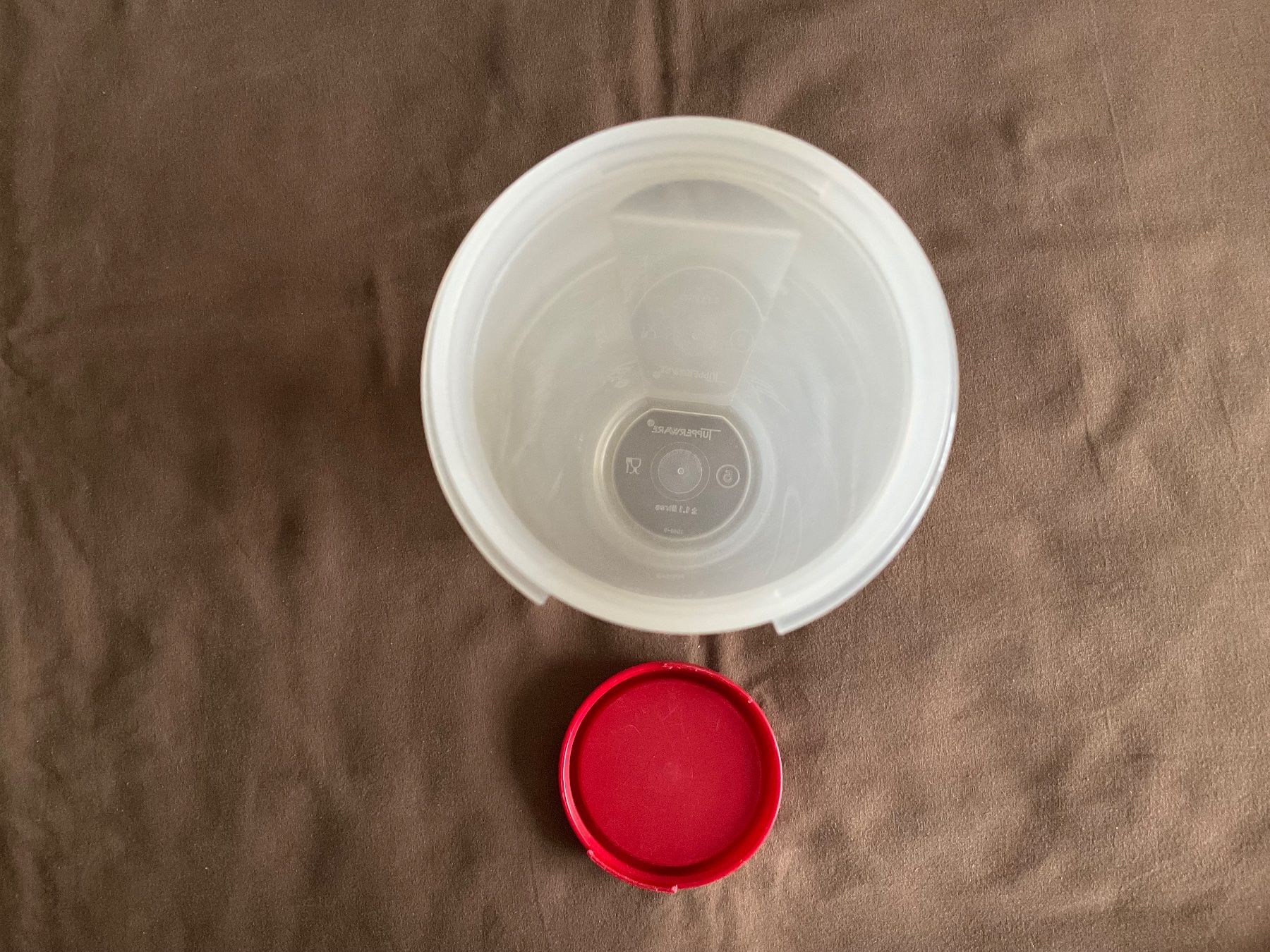 Tupperware Contenitori & Simili: Spaghetti Behälter, Tupperware, 2-teilig, 28.5xDM 9.5 cm, – Usato da Regensdorf venduto da Polo101 2