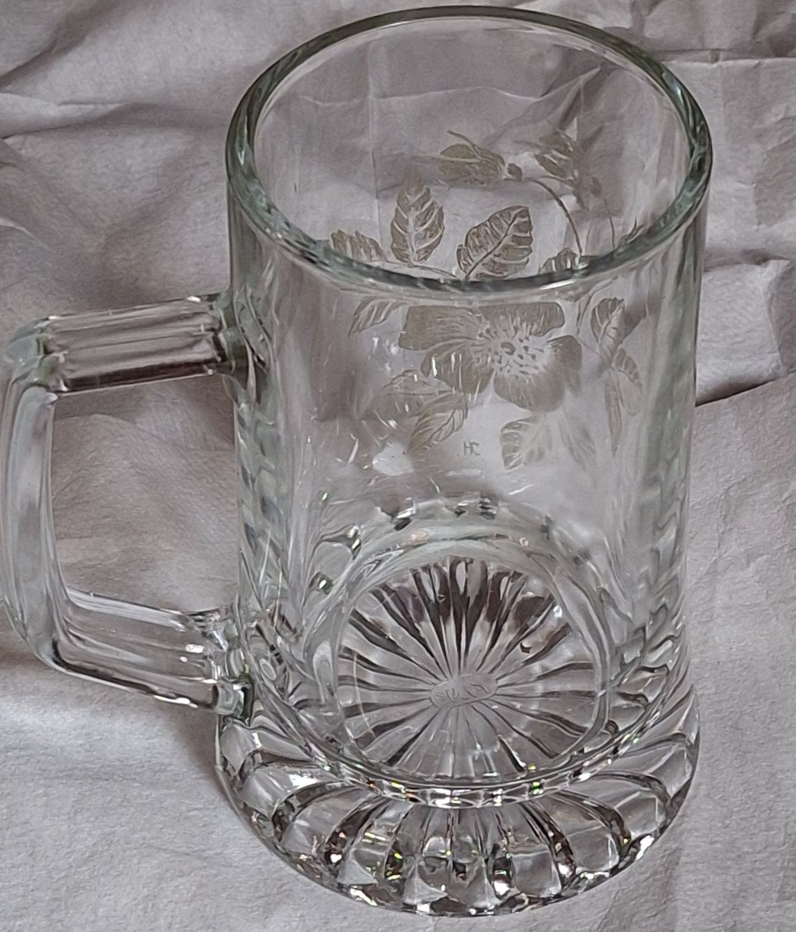 Bicchieri: Henkel-Trinkglas mit geritztem Blumenmuster 0,5 L – Usato da Oberriet SG venduto da Atir47 1