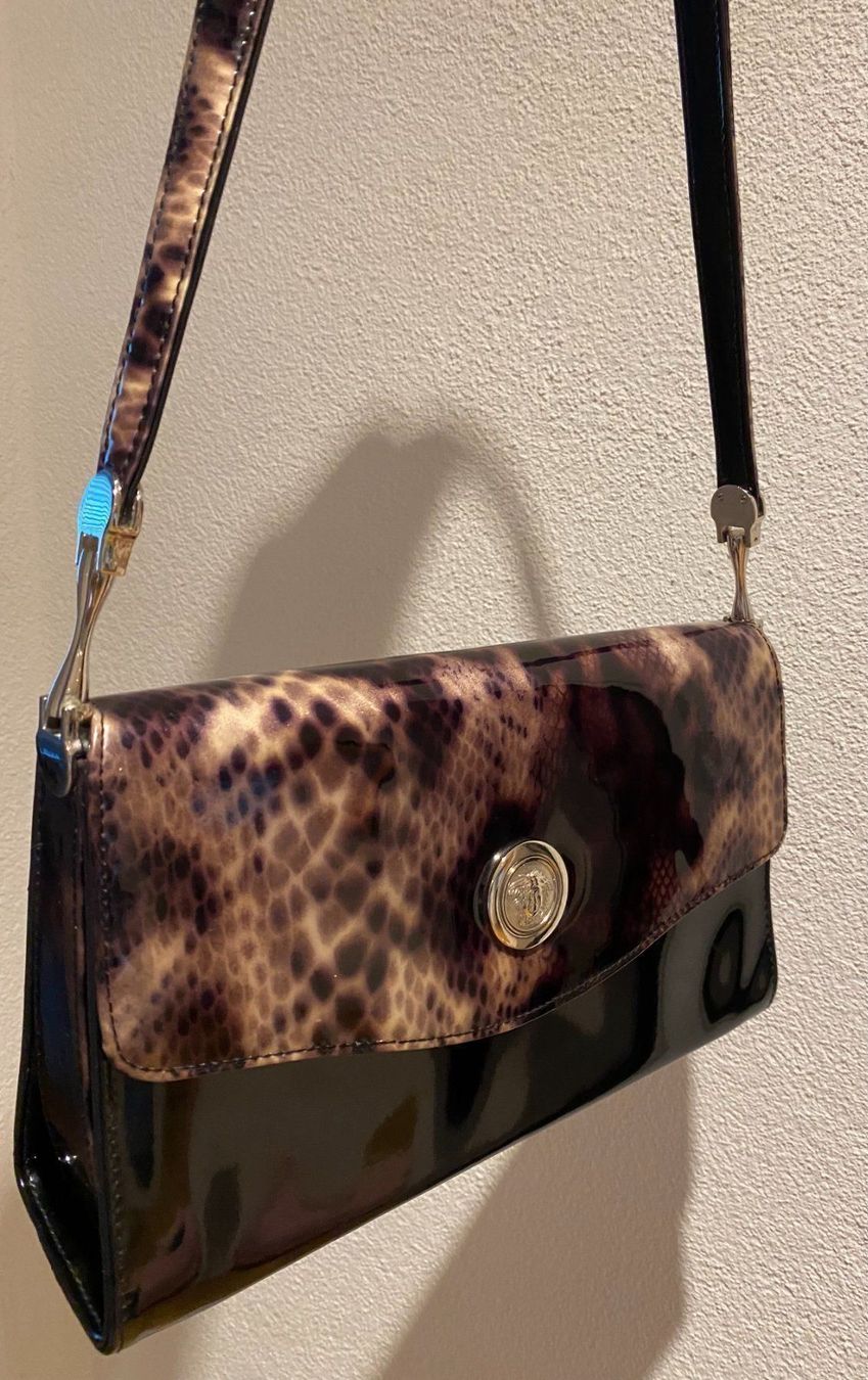 Borse da donna: Schultertragtasche Lack – Usato da Matten b. Interlaken venduto da kero71 9