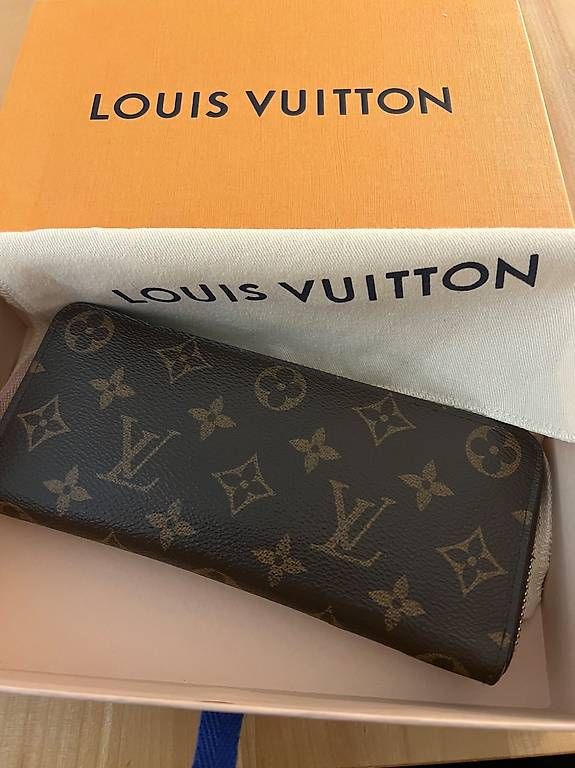 Portamonete: Louis Vuitton Geldbörse Clémence – Usato da Adliswil venduto da dor_5xng 1