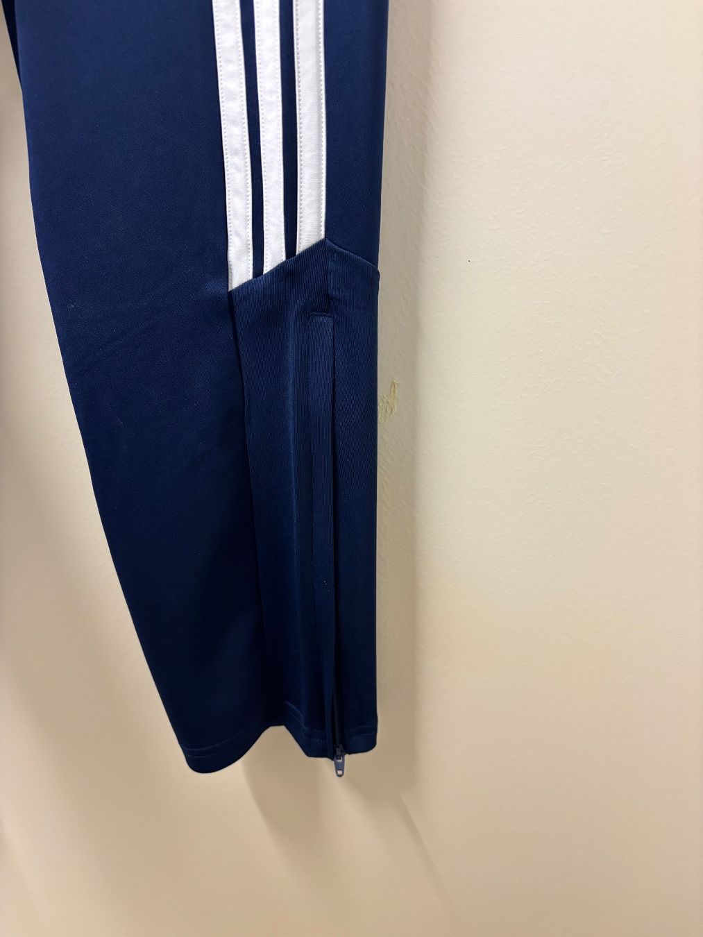 Adidas Hosen: Adidas Trainingshose – Neu und originalverpackt aus Zürich von mc_mike77 3