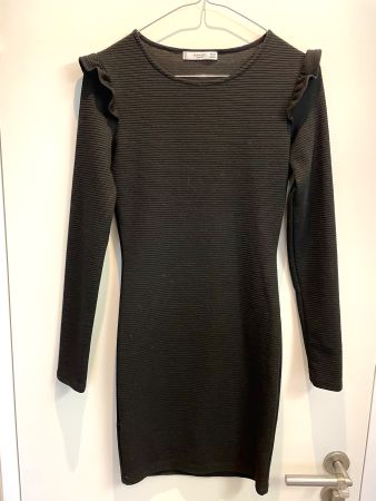 Schwarzes Strickkleid Mango (XS)