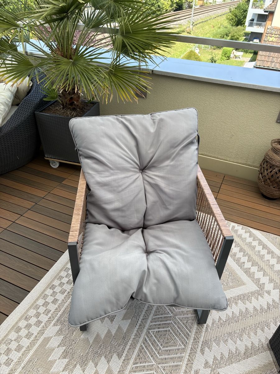 Sessel: Gartenstuhl mit Polster  – Gebraucht aus Küsnacht ZH von vio_5bv8 1