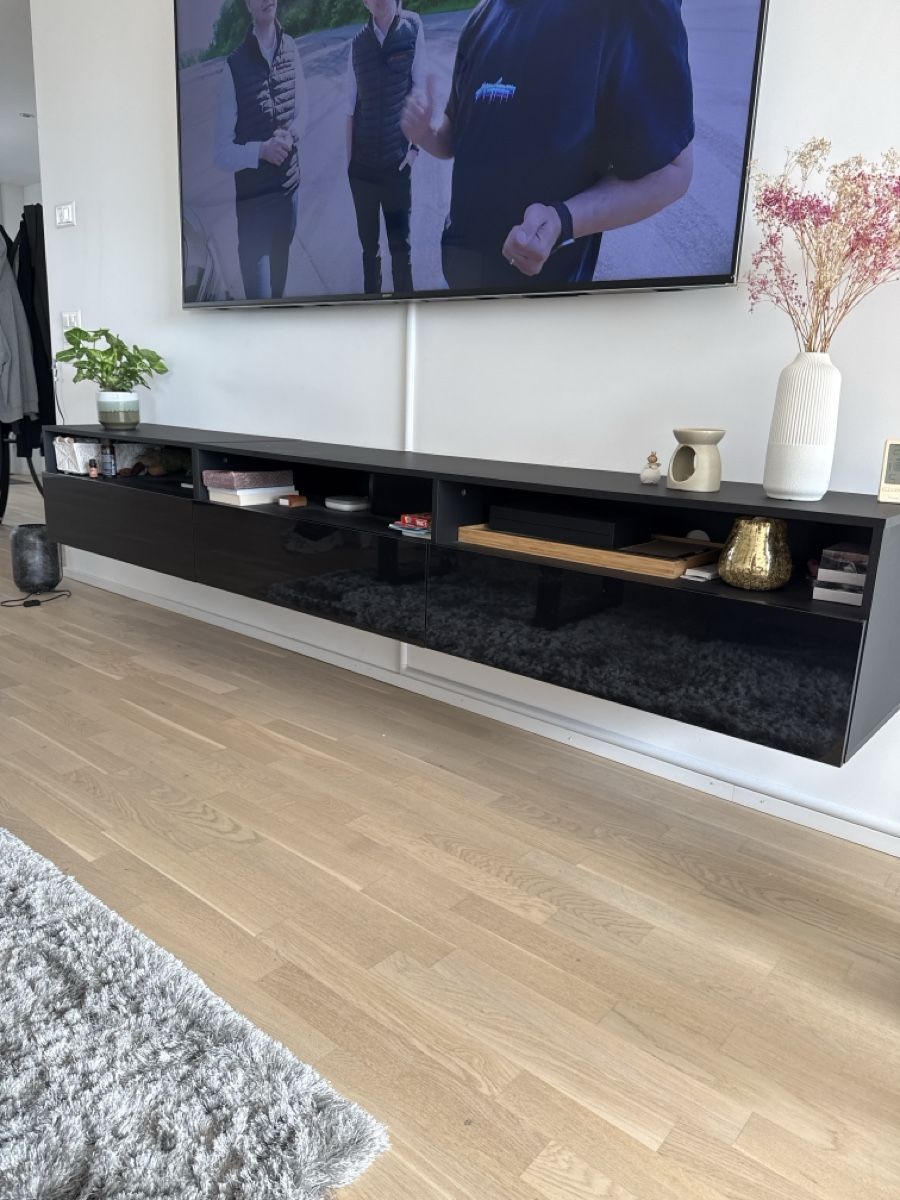 TV Möbel: Wand TV Möbel schwarz – Gebraucht aus Wiesendangen von FPV-Racer 4