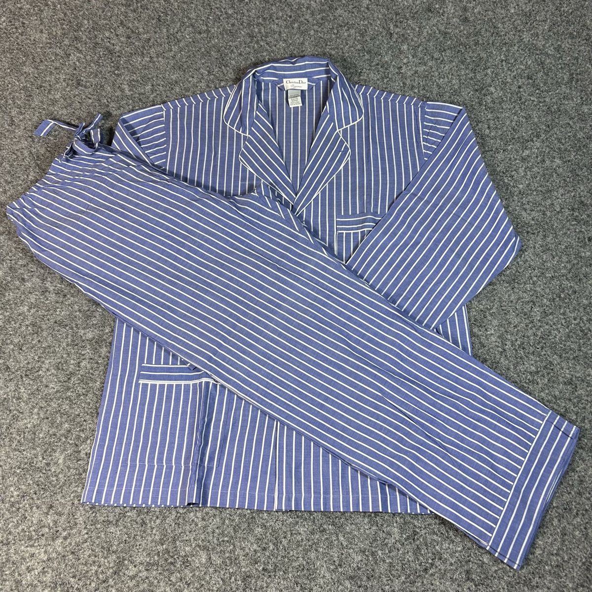 Dior Pigiami: Christian Dior pyjama – Nuovo (secondo la descrizione) da La Sagne NE venduto da Matlasape
