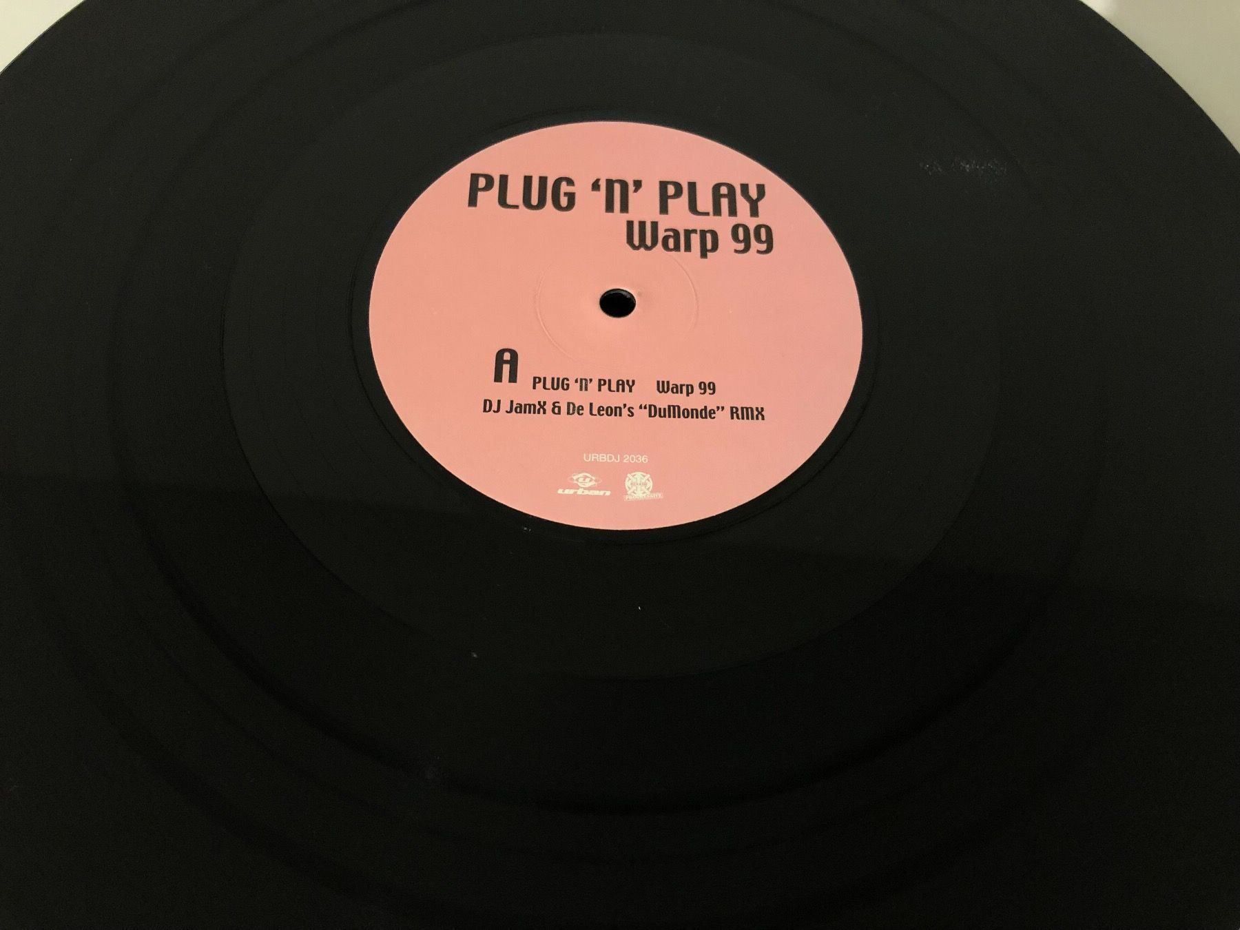 Dischi in vinile: Plug 'n' Play- Warp99 & Parade 2000 12“ – Usato da Schübelbach venduto da Klabauterli 2