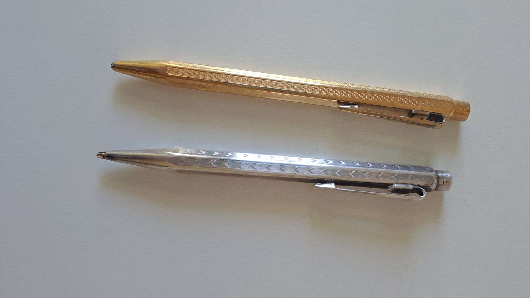 Matite, matite colorate & gessi: 2 antike Gold- und Silberbleistifte – Usato da Basel venduto da RitaFO102 1
