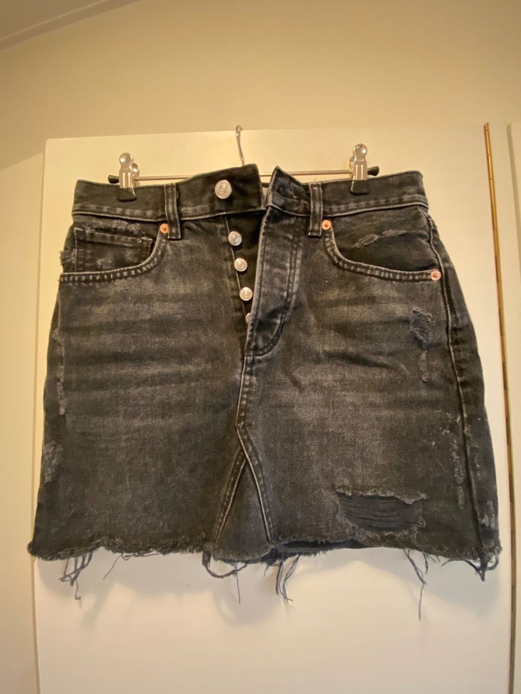 Mango Gonne: Jupe Mango en jeans noir - taille S – Nuovo e nell'imballaggio originale da Genève venduto da Lucie.hwrth