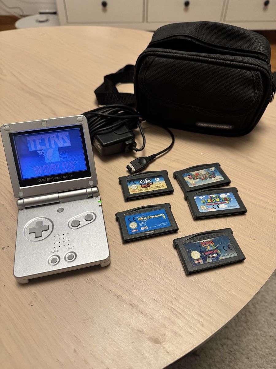 Nintendo Console: Gameboy Advance sp mit 5 Games – Usato da Dierikon venduto da FraeuleinMaus17