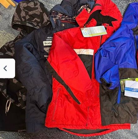 4 Jacken Jungs Gr. 152 Regenjacken Schneejacke Winterjacke