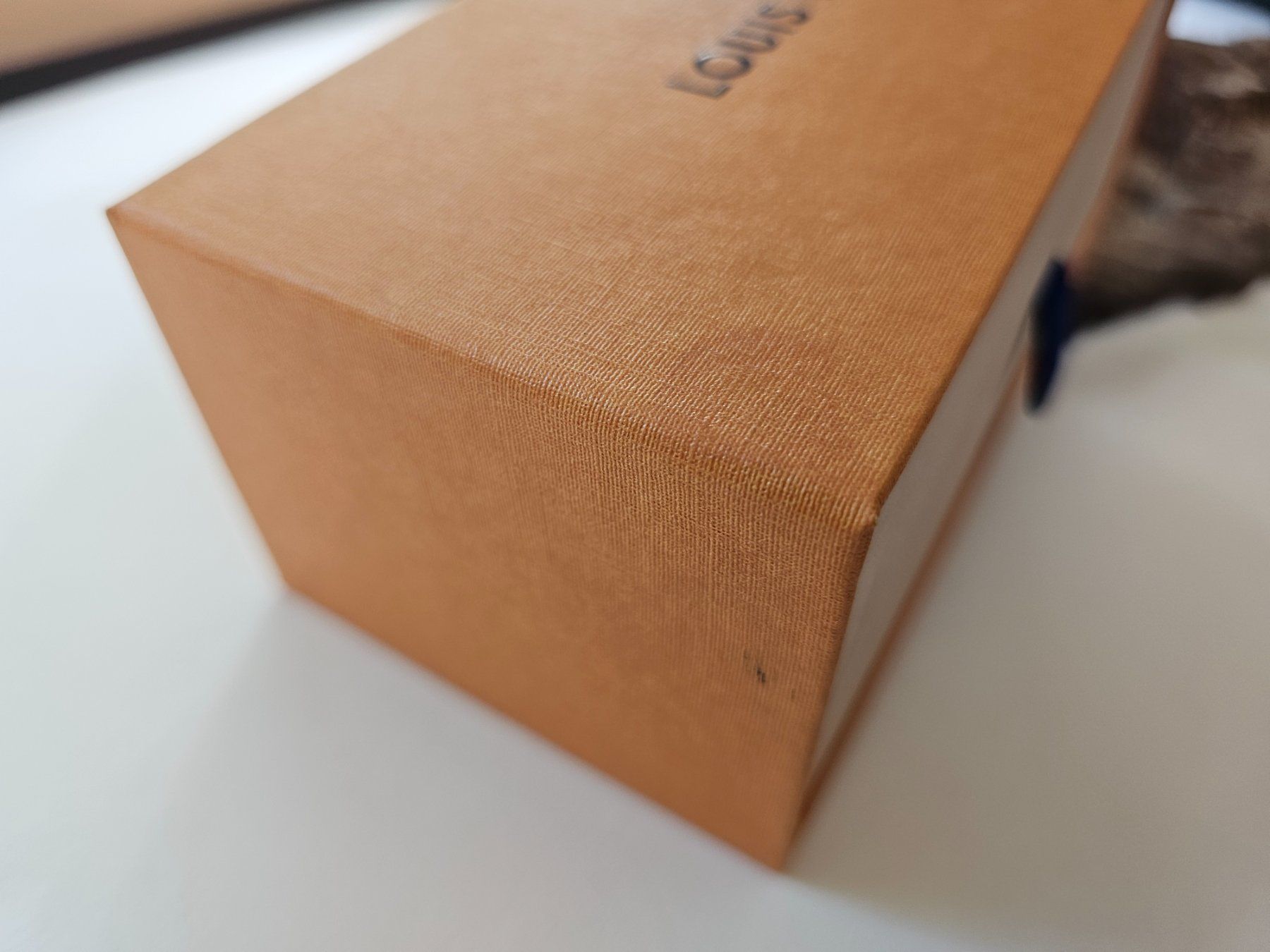 Louis Vuitton Altro in  Abbigliamento & Accessori: Louis Vuitton Sonnenbrillen Box mit Beutel – Usato da Zürich venduto da MaisonBelleCachet 2