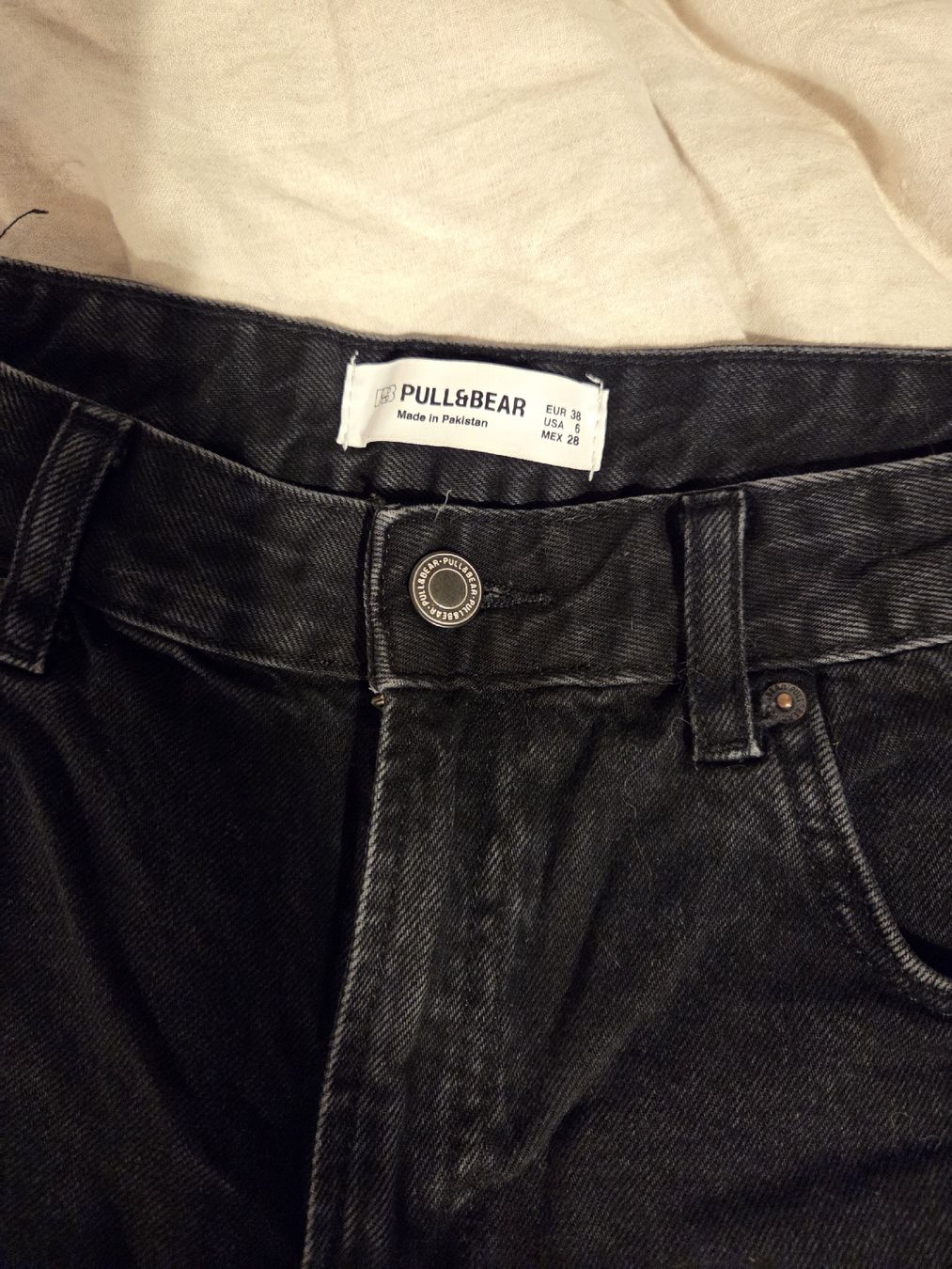 Lots de vêtements: 2 Bermuda Shorts – D'occasion à Bern par leloskiosk 1