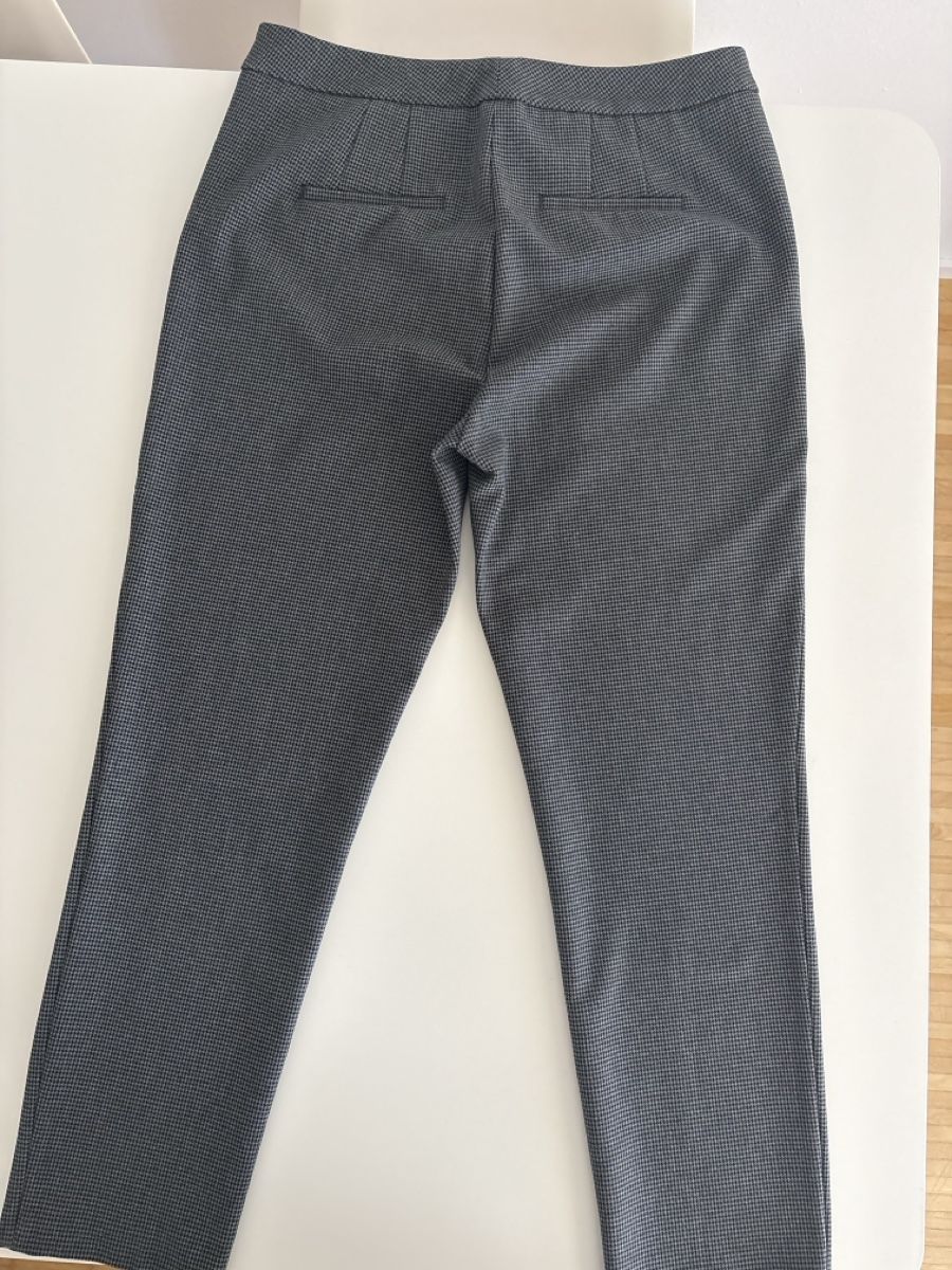 Pantaloni: Zwei Cropped-Hosen Gr. M – Usato da Herisau venduto da sen_8w8b 5