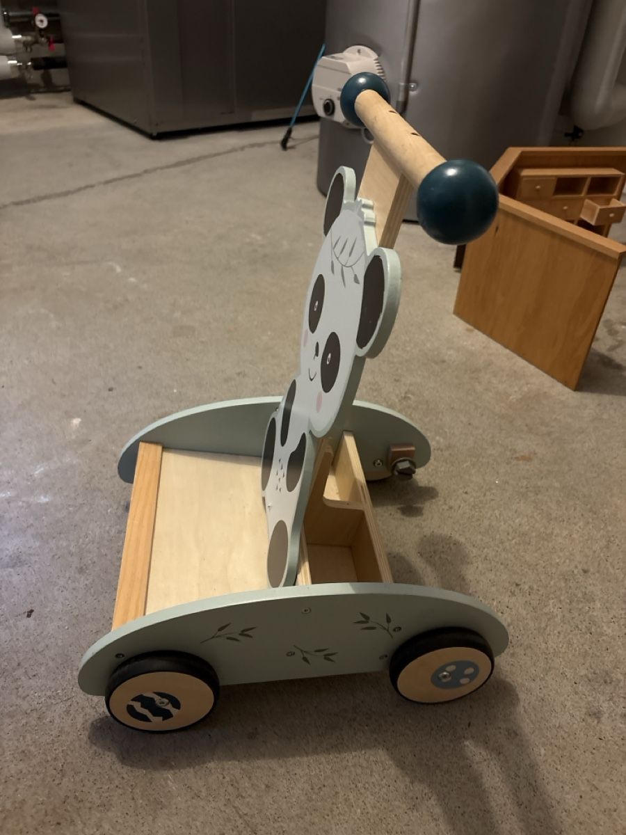 Fahrzeuge für Kinder: Lauflernwagen Panda Holz – Gebraucht aus Rapperswil BE von Sirsteve0 1