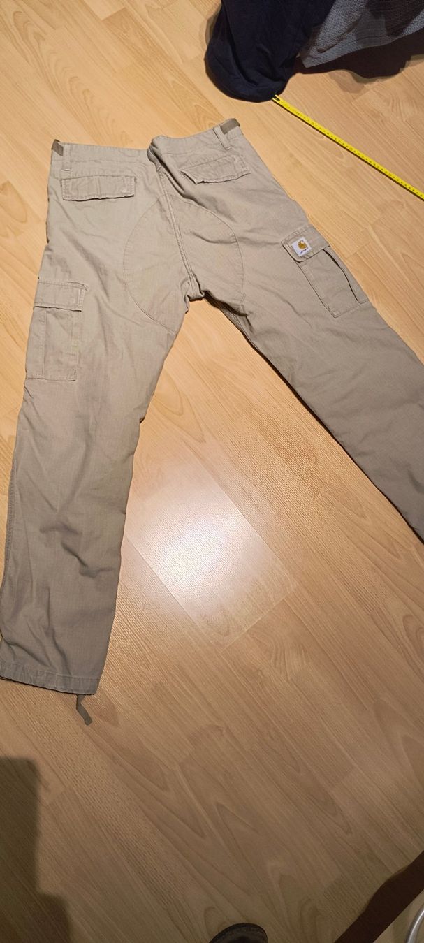 Carhartt Pantaloni: Carhartt Cargo Hose – Usato da Wiedlisbach venduto da Leaf99 1