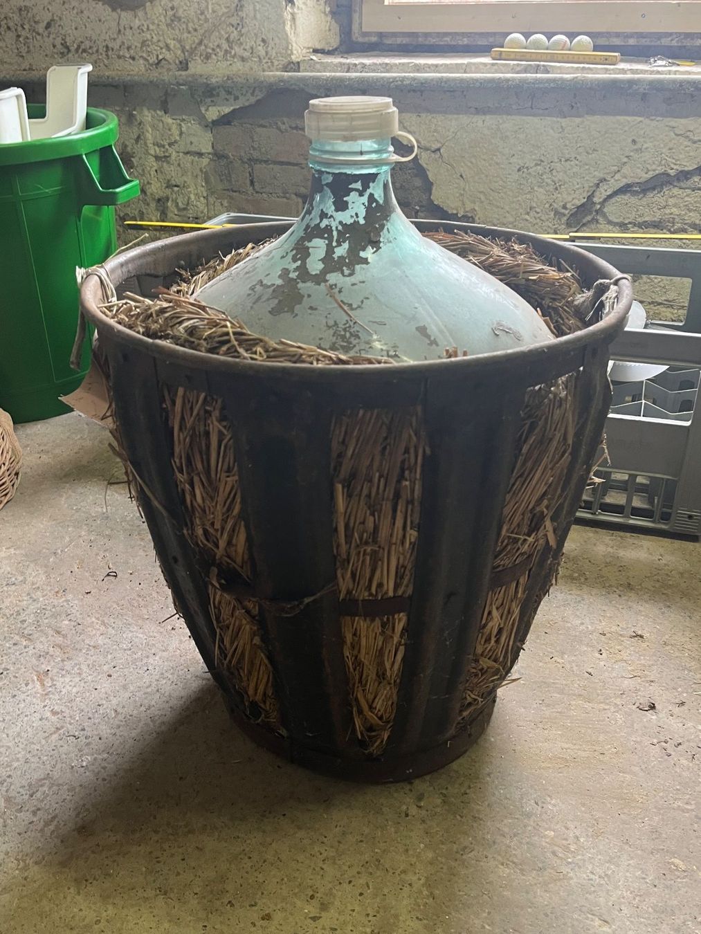 Bottiglie: Nostalgische Korbflasche in gutem Zustand – Usato da Rickenbach ZH venduto da Urmel3
