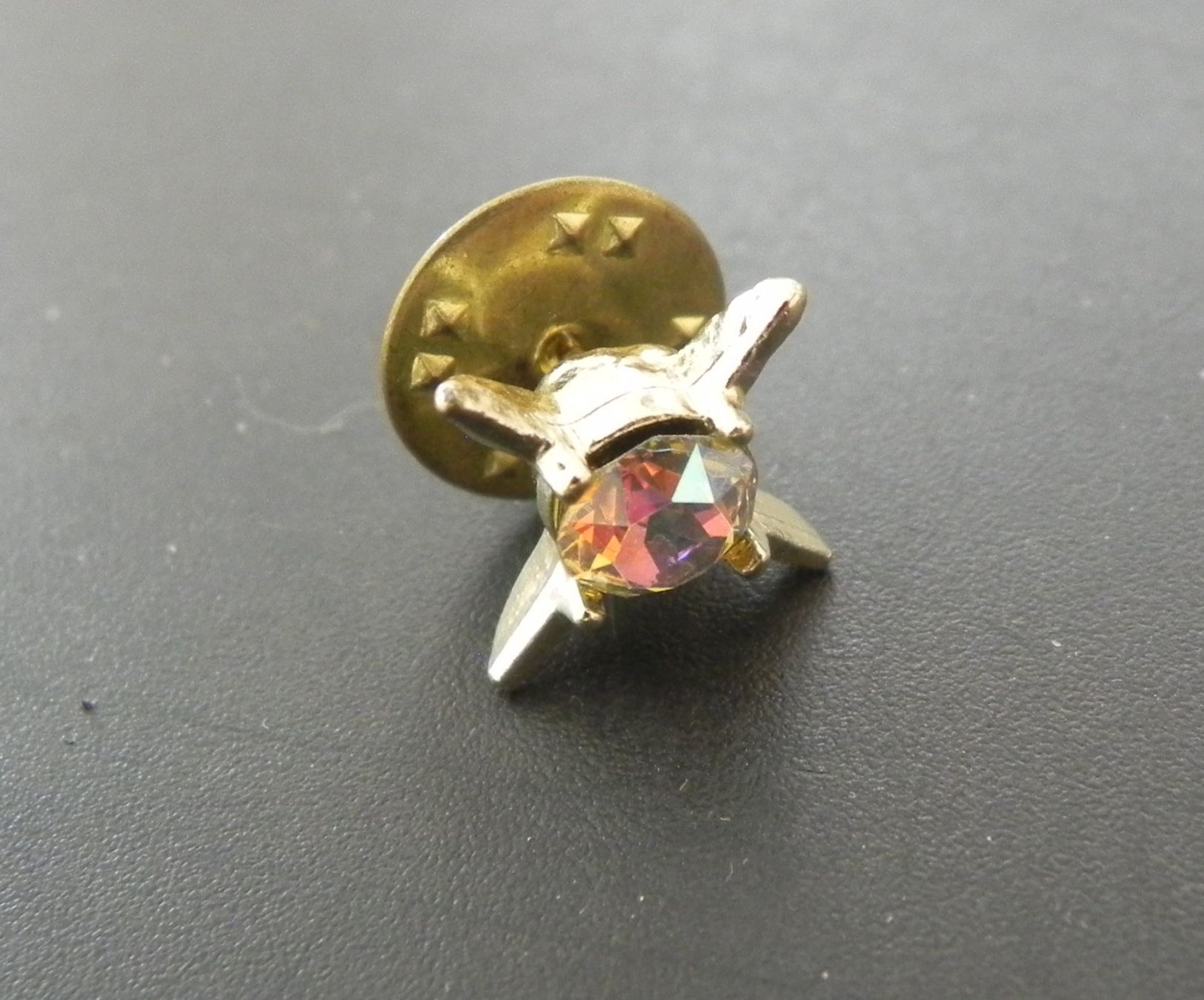 Broschen & Nadeln: Alter Modeschmuck Ohrstecker – Gebraucht aus Biel/Bienne von Gogolozi
