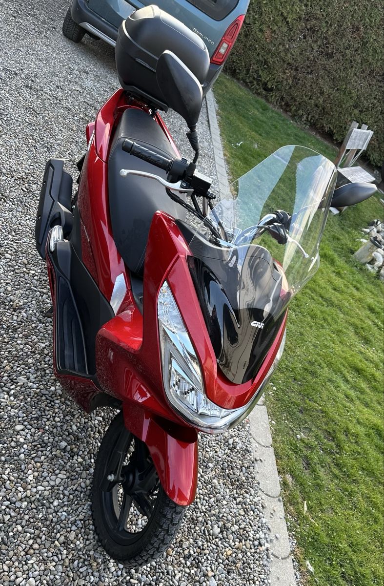Honda Scooters: Verkaufe Honda PCX 125 Roller – Gebraucht aus Schönenberg an der thur von  4