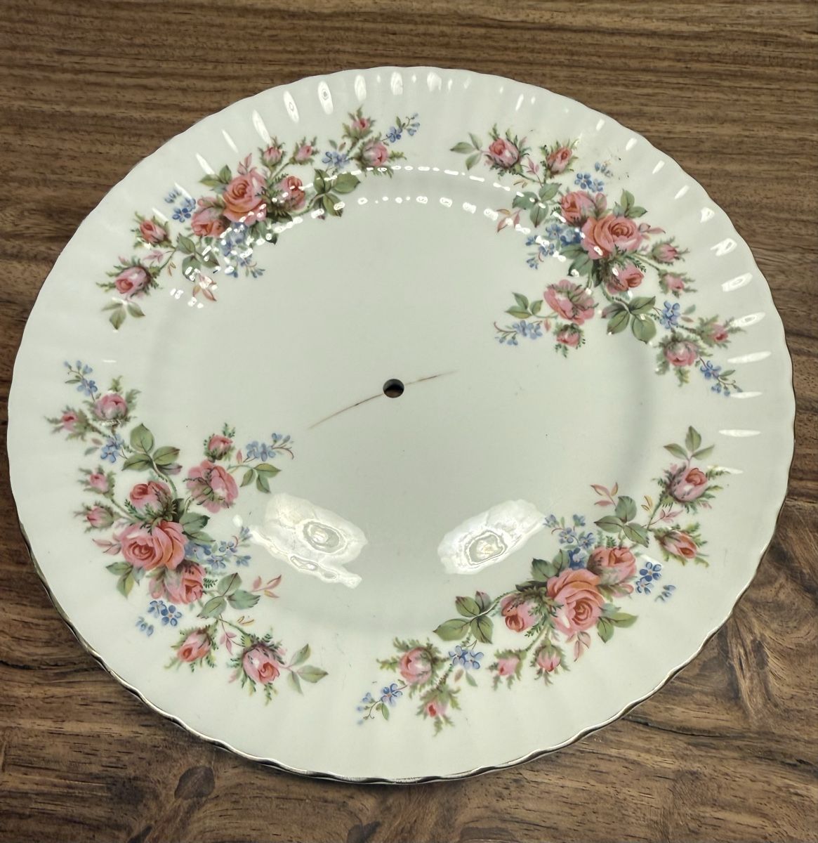 Set di piatti: Présentoir à gâteaux vintage à 2 étages fleuri – Usato da Lausanne 25 venduto da Crockets 2
