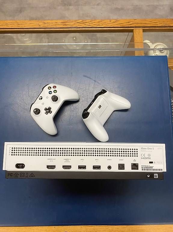 Microsoft Console: Xbox One S inklusive 2 Controller – Usato da Schaffhausen venduto da Galleria13_Brocki_SH 3