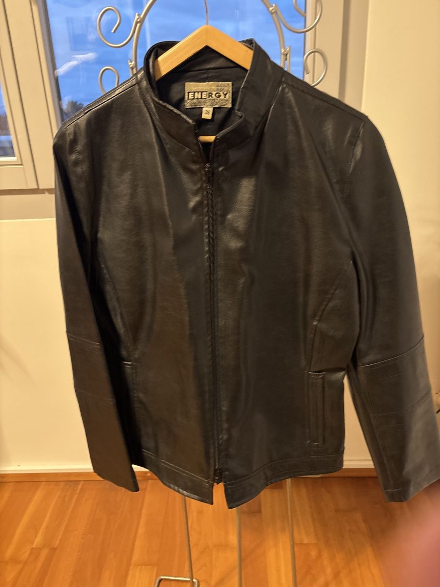 Giacche: Coole Lederjacke Gr. 38 Schwarz ENERGY – Usato da Oberwil BL venduto da Big-al