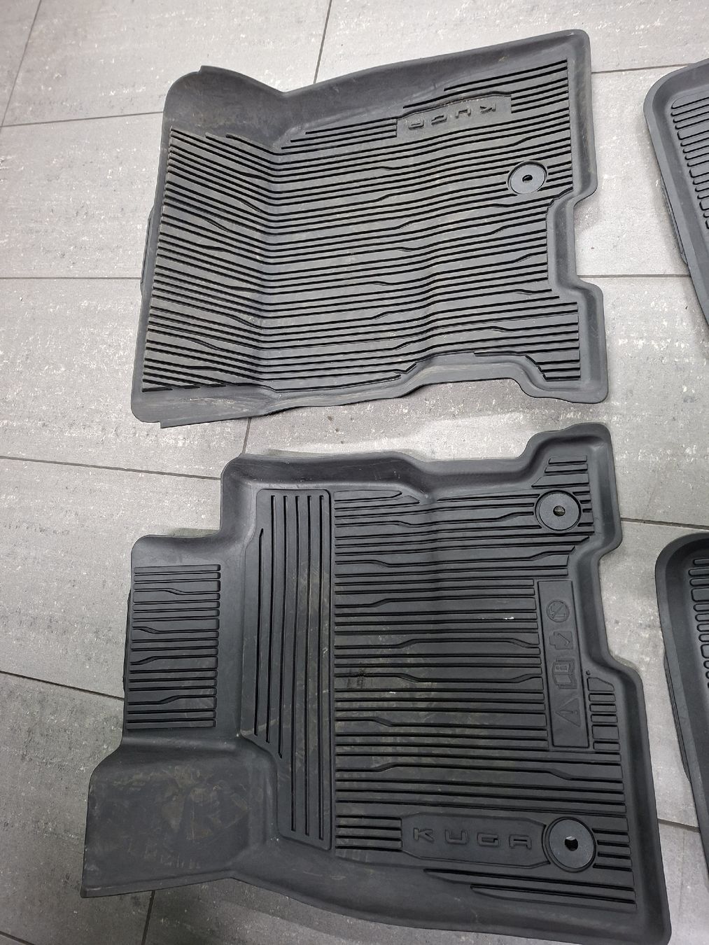 Ford Tappeti & Tappetini: Gummi Teppich für Ford Kuga – Usato da Buchs ZH venduto da Giova.RM 2