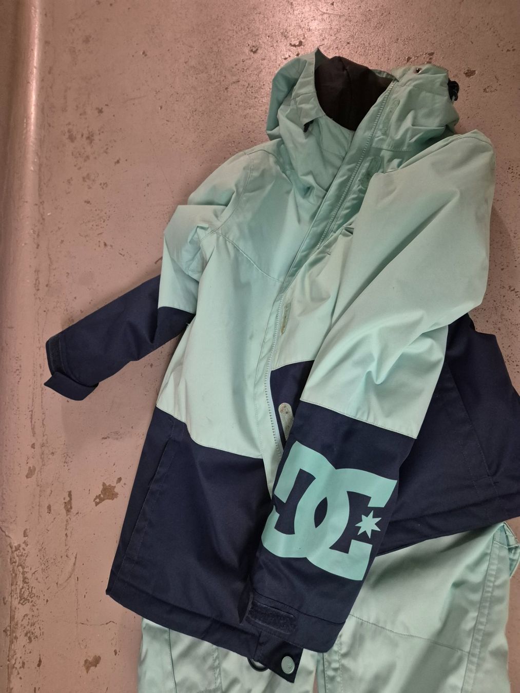 DC shoes Lotti di vestiti: Skikleider – Usato da Luzern venduto da Balzli22
