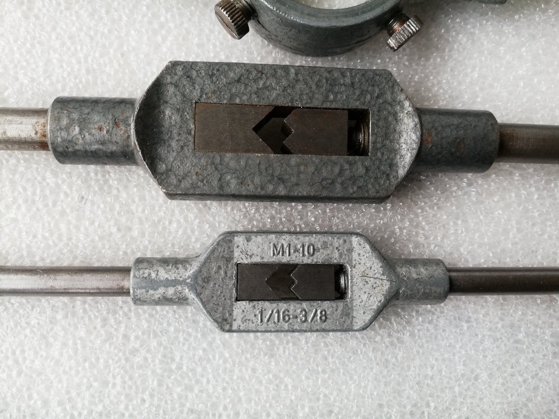 Schaublin Altro per industria metallurgica: Windeisen und Schneideisenhalter – Usato da Niederdorf venduto da salti 5