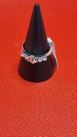 Schöner Ring mit Steinchen neu