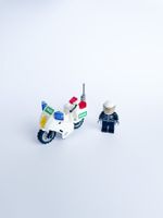 2 kleine Lego Sets Feuerwehrauto und Polizei Töff