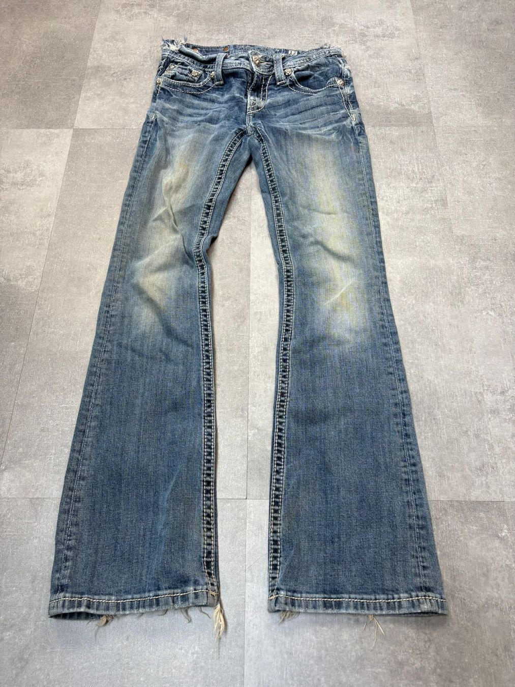 Jeans: Miss Me Bootcut Flared Jeans - Grösse XS/12 – Nuovo (secondo la descrizione) da Werdenberg venduto da hase.vintage 1