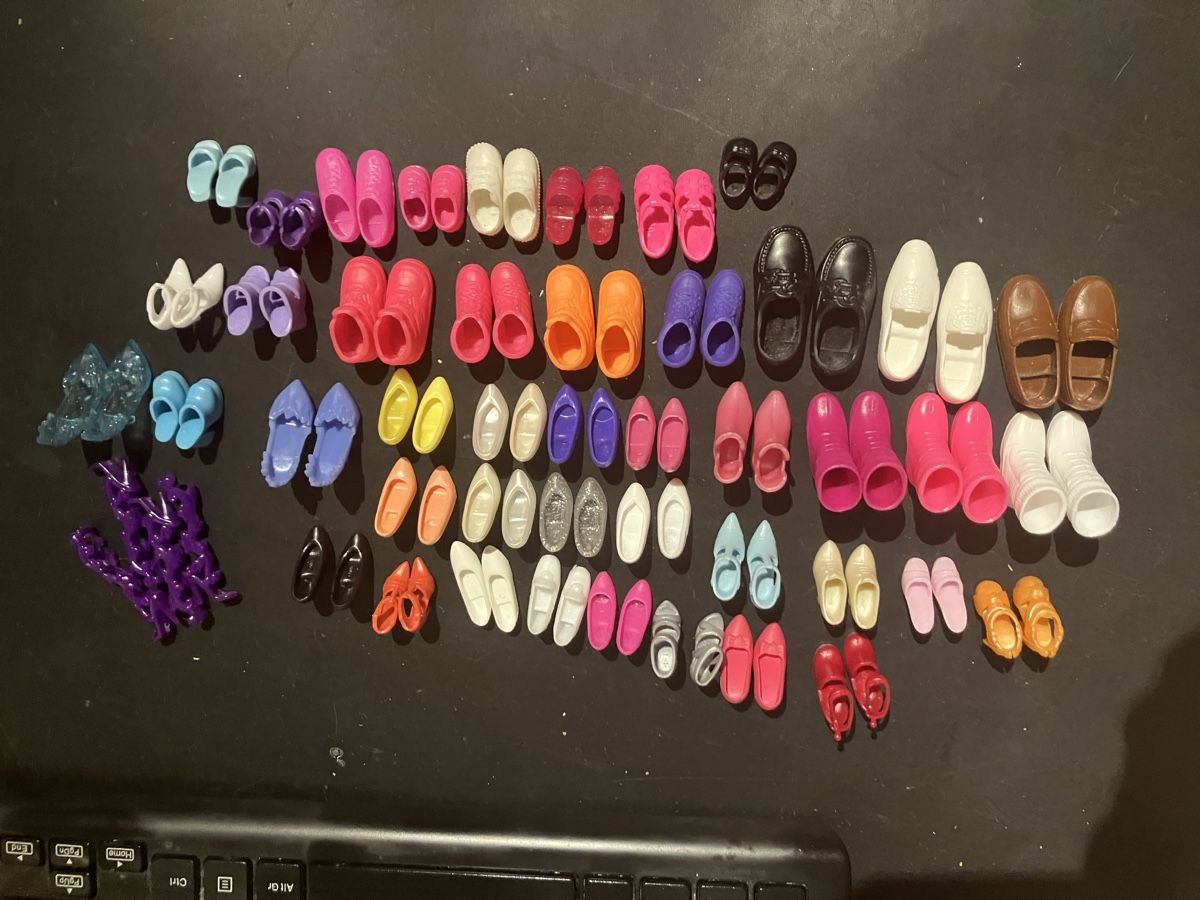 Bambole: Barbie,Ken,Skipper Schuhe Set 46 Paare – Usato da Rüdlingen venduto da Schnoegli2007