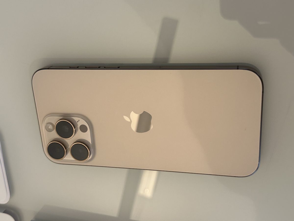 Apple Handys / Smartphones: Apple iPhone 16 Pro Max, Gold – Gebraucht aus Pfäffikon SZ von NicMarKom 3