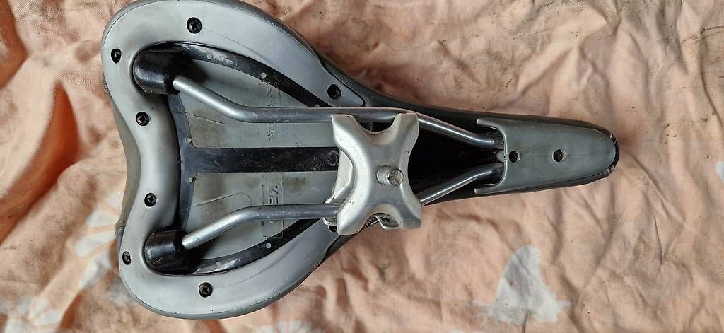 Ersatzteile: Fahrradsattel – Gebraucht aus Rüthi von GOE9464 3