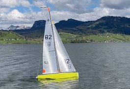 IOM Modellsegelboot mit viel Zusatzmaterial