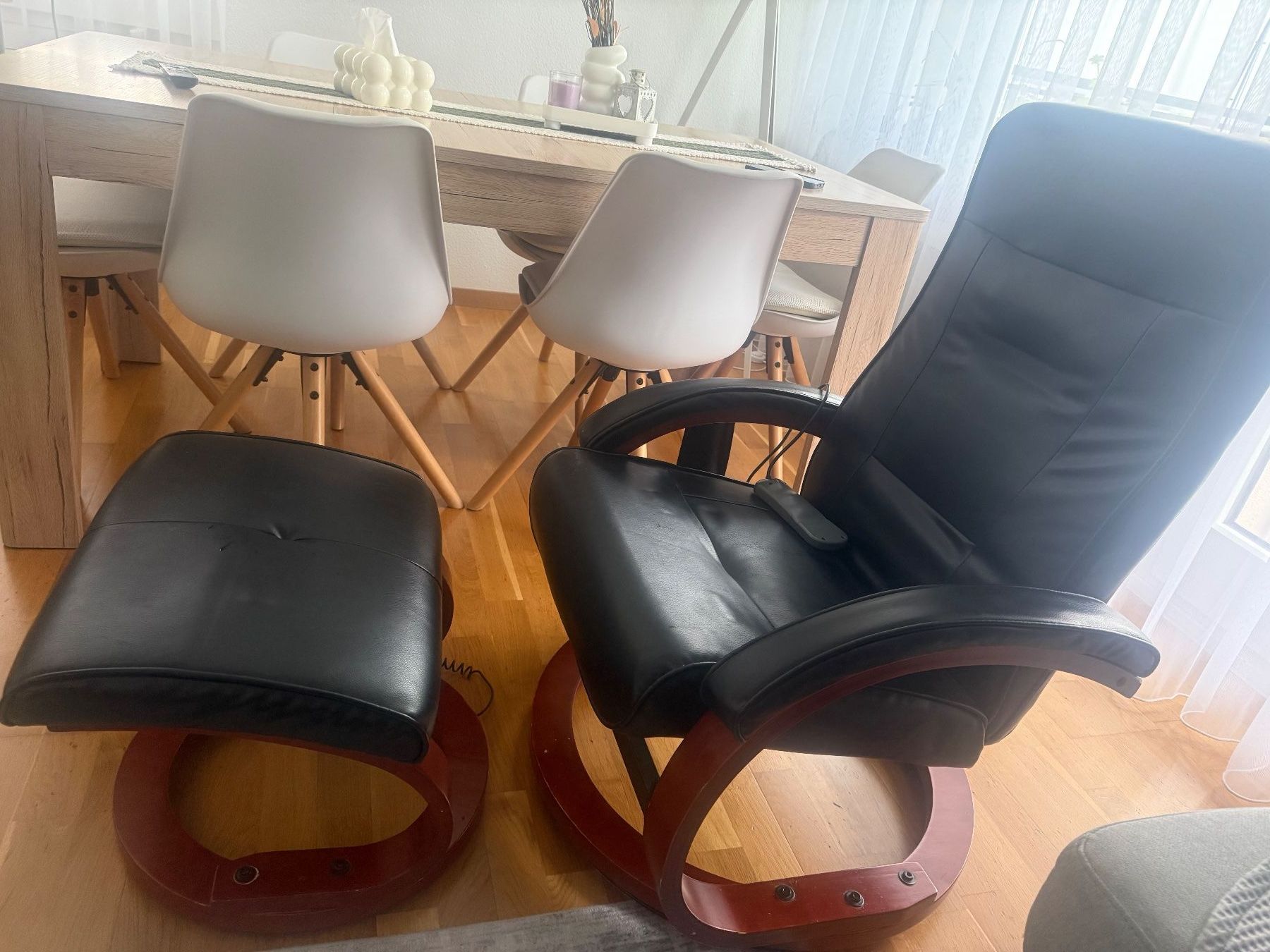 Poltrone: Massagesessel mit Hocker Echt Leder gebraucht – Usato da Zürich venduto da EDKUBI007 1